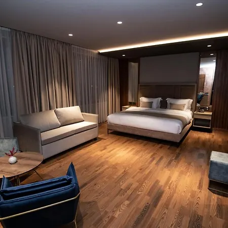 Ajman Park & מלון *