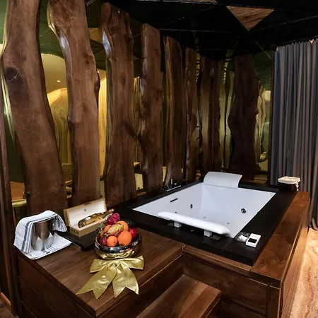 Ajman Park & מלון Shijak