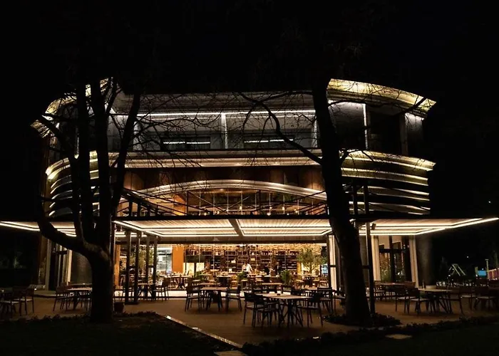 Ajman Park & * Shijak